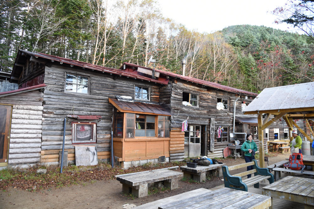 山小屋2.JPG