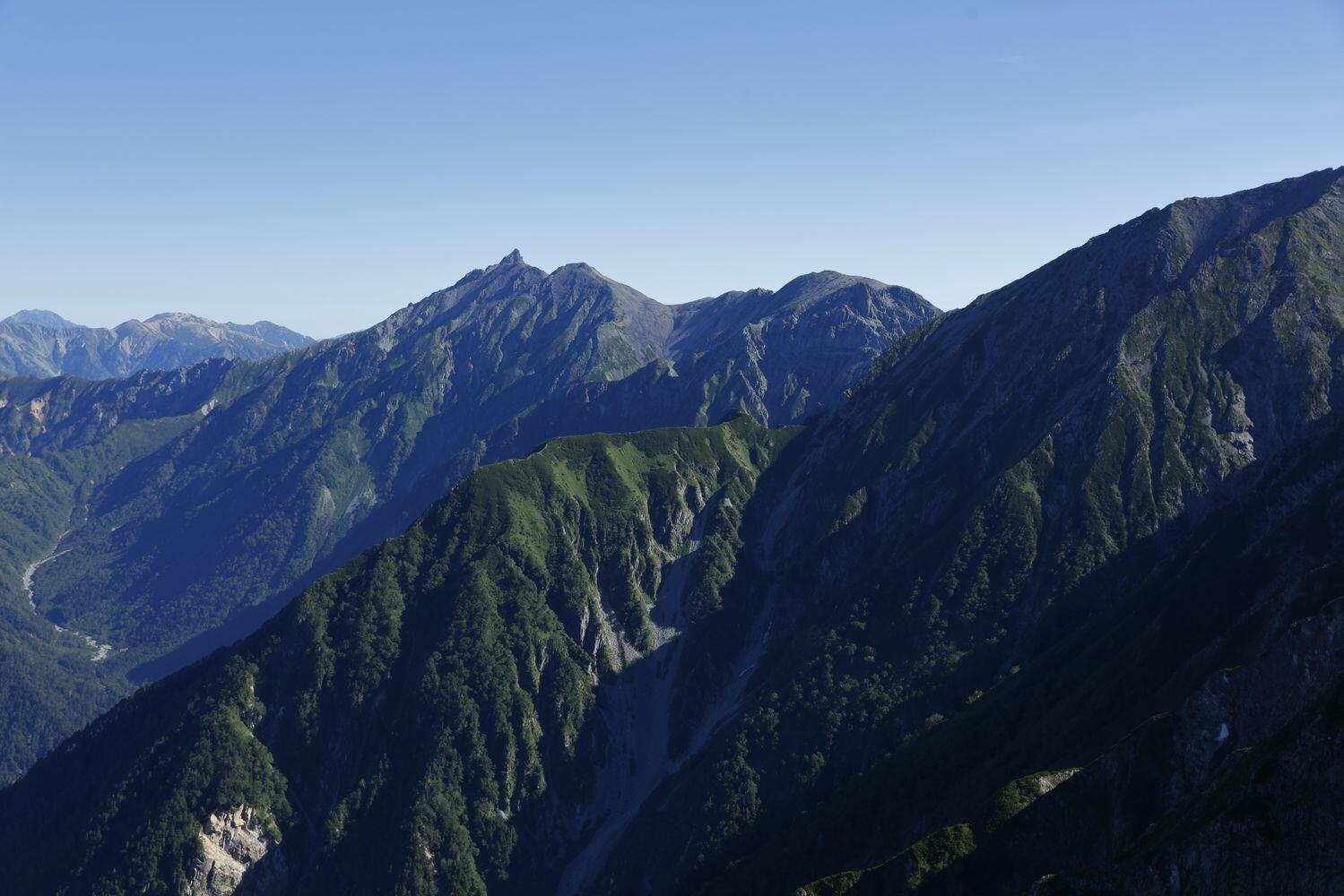 山と溪谷』新春特大号「美しき日本百名山」 豪華な付録が2冊！ 新春の